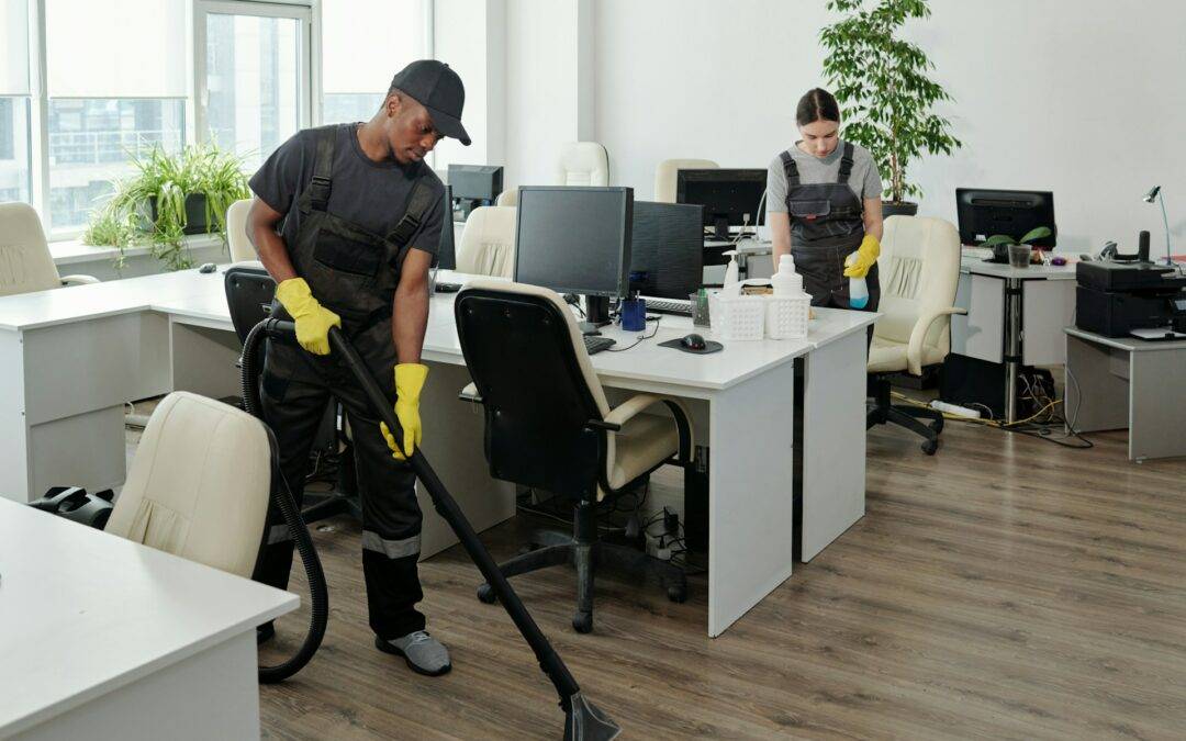 Quy định về trang phục vệ sinh văn phòng uy tín, chất lượng