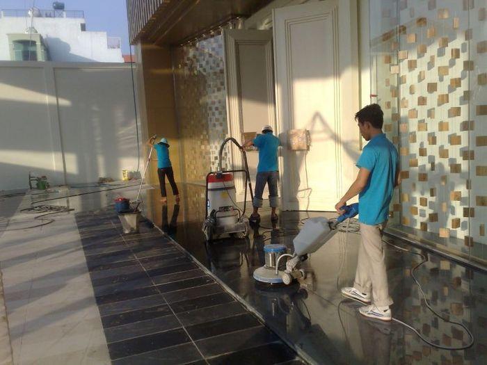 Vệ sinh công nghiệp giá rẻ tại Quảng Ninh với thiết bị hiện đại