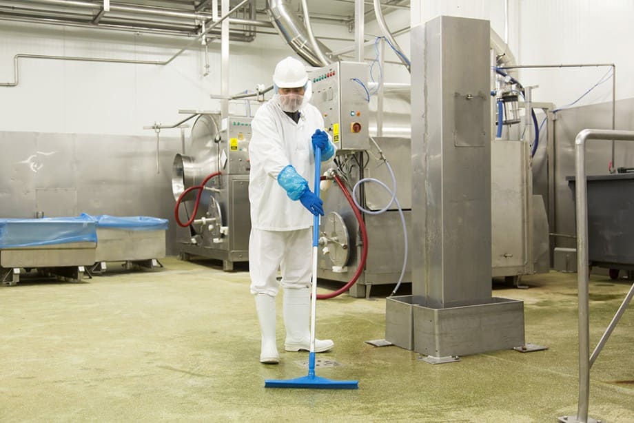 Lợi ích của việc sử dụng dịch vụ vệ sinh công nghiệp tại Hưng Yên