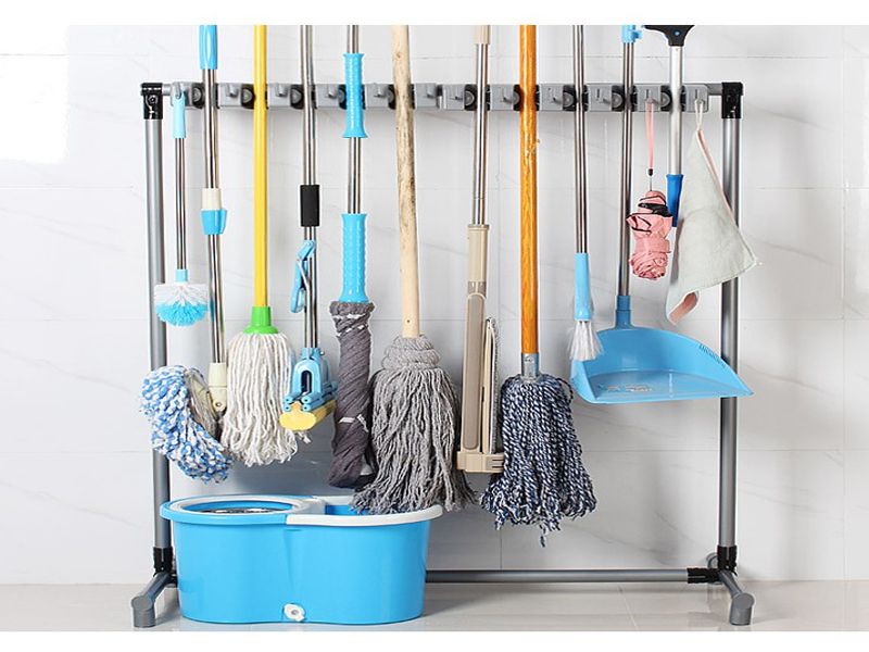 Sử dụng dụng cụ thủ công những góc nhỏ vệ sinh công nghiệp tại Thái Nguyên