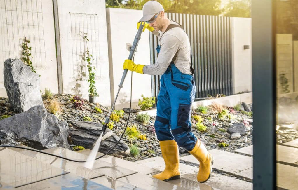 Vệ sinh nhà ở sau xây dựng tại quận Long Biên
