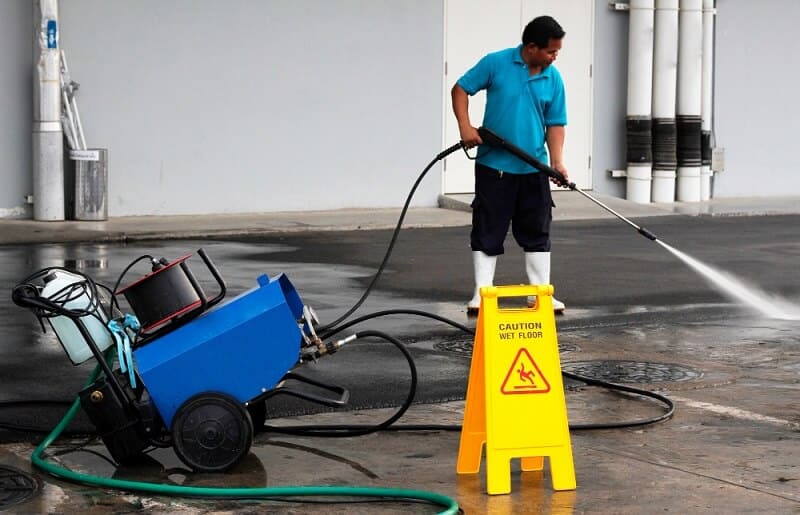 Sử dụng máy móc hiện đại cho vệ sinh nhà xưởng uy tín, chất lượng 
