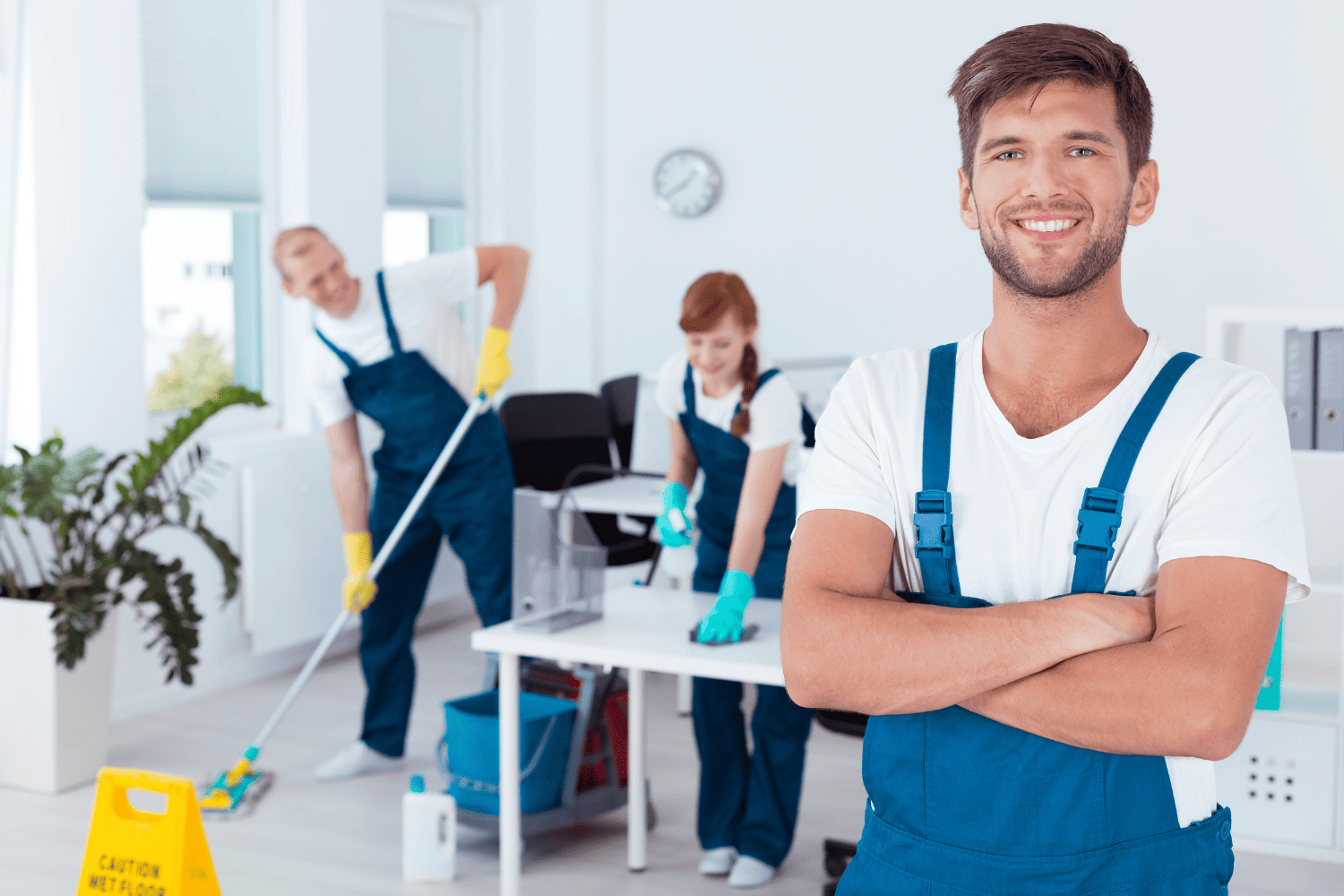Dịch vụ vệ sinh văn phòng giá rẻ tại Hưng Yên