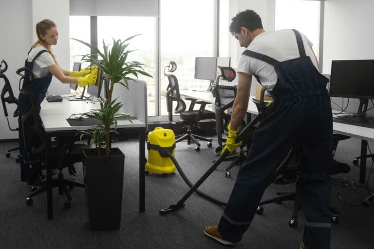 Thực hiện dọn định kỳ vệ sinh văn phòng tại Bắc Giang có cần thiết không?