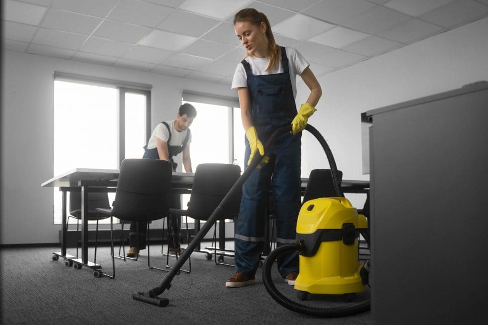 Dịch vụ vệ sinh văn phòng uy tín, chất lượng tại Quảng Ninh theo tiêu chuẩn 