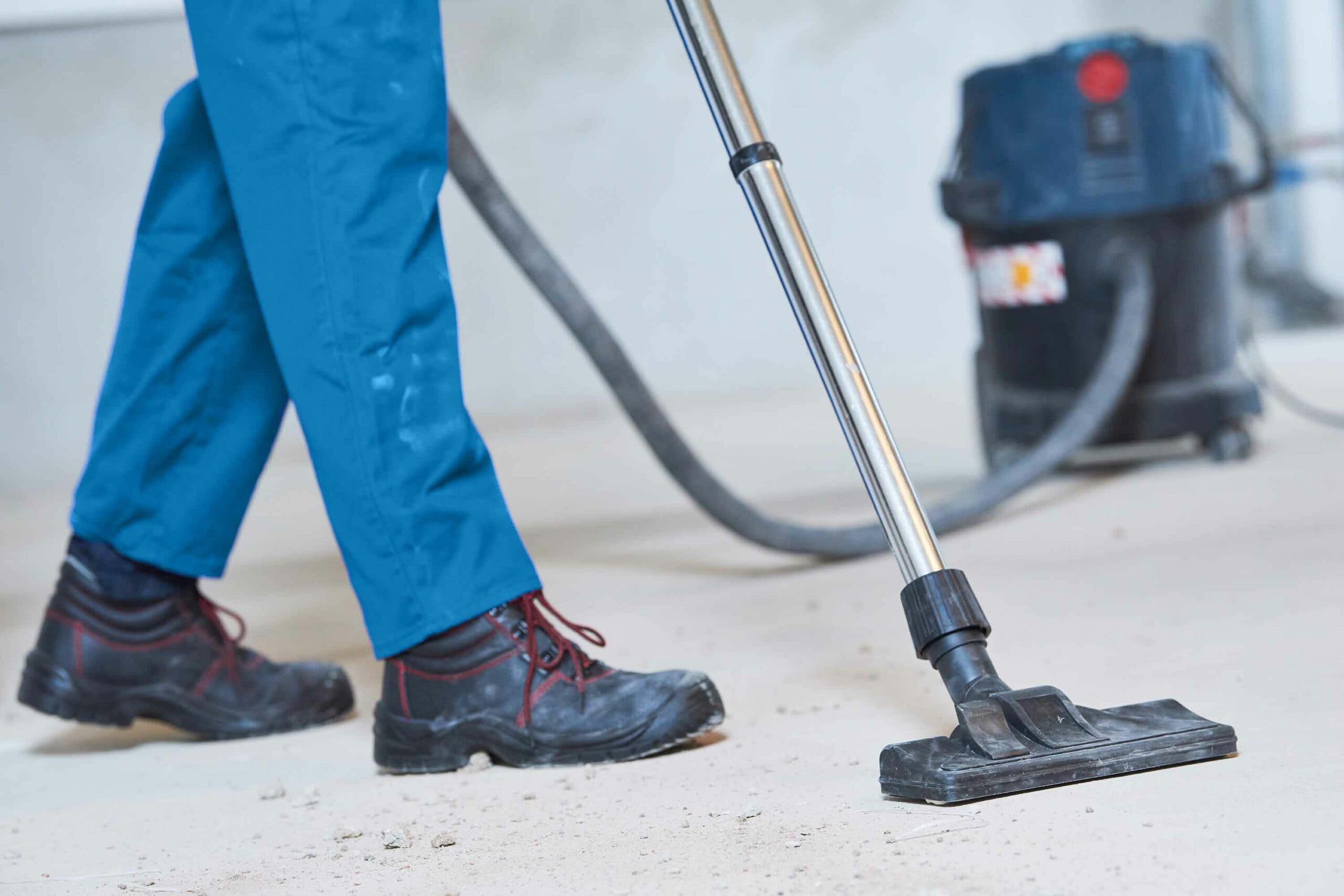 Vệ sinh nhà ở sau xây dựng tại quận Long Biên